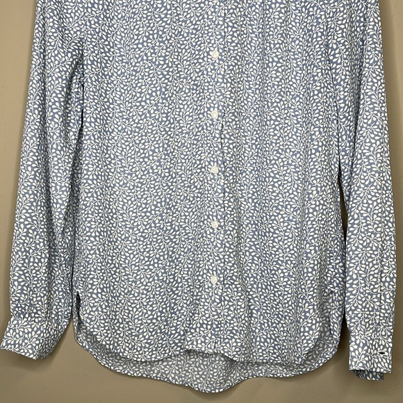 H&M Long Sleeve Button Up Blouse light blue/cream leaf print, Size 2 - Picture 12 of 12
